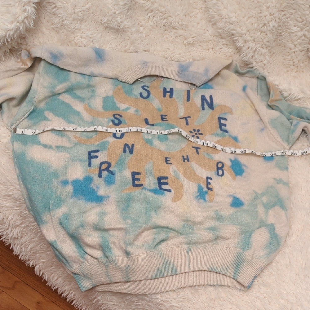 NWOT Free People Blue and Cream Graphic Crewneck Sweater Size Medium - Picture 8 of 11